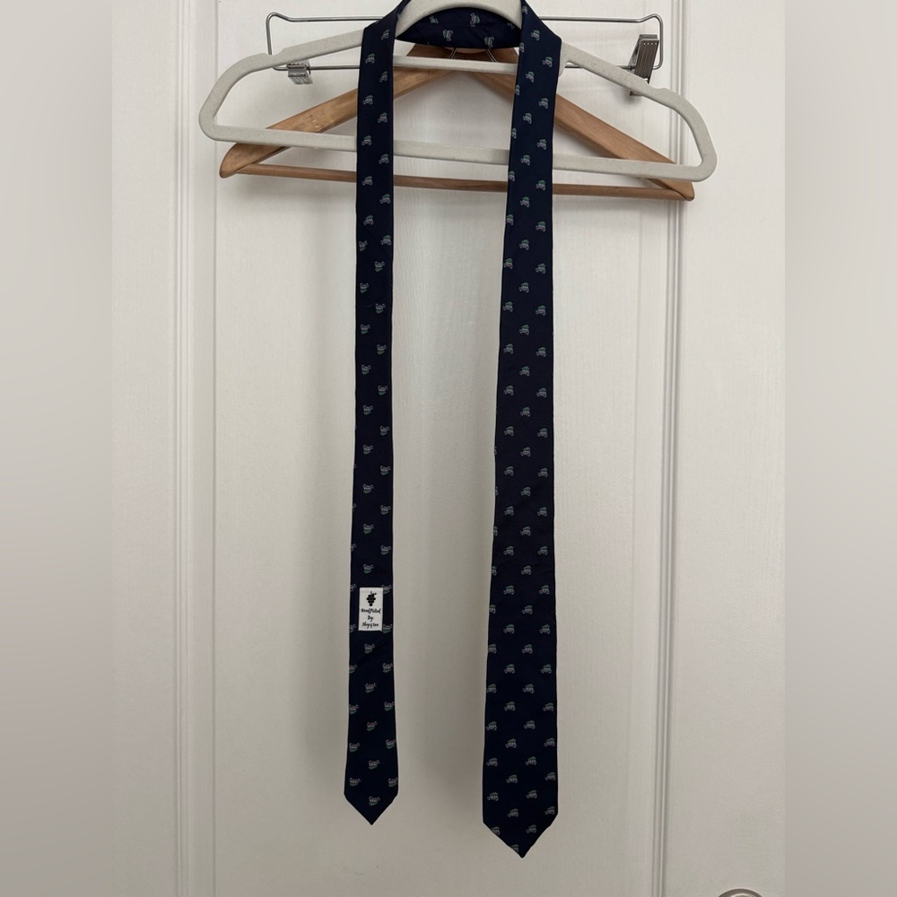 NWT Men’s Vineyard Vines Woody and Tree Christmas Navy Silk Tie